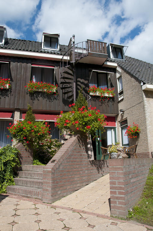 Hotel Steensel Exterior foto